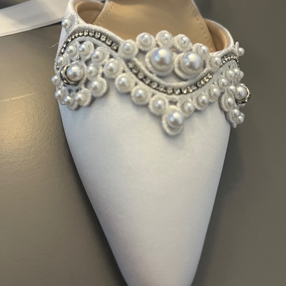NWOT White Satin Pearl Wedding/Bridal Flats - Picture 8 of 9